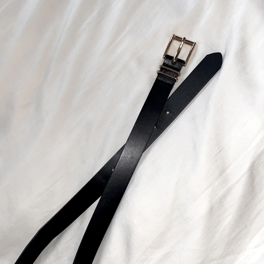 h&m | black and gold belt | skinny